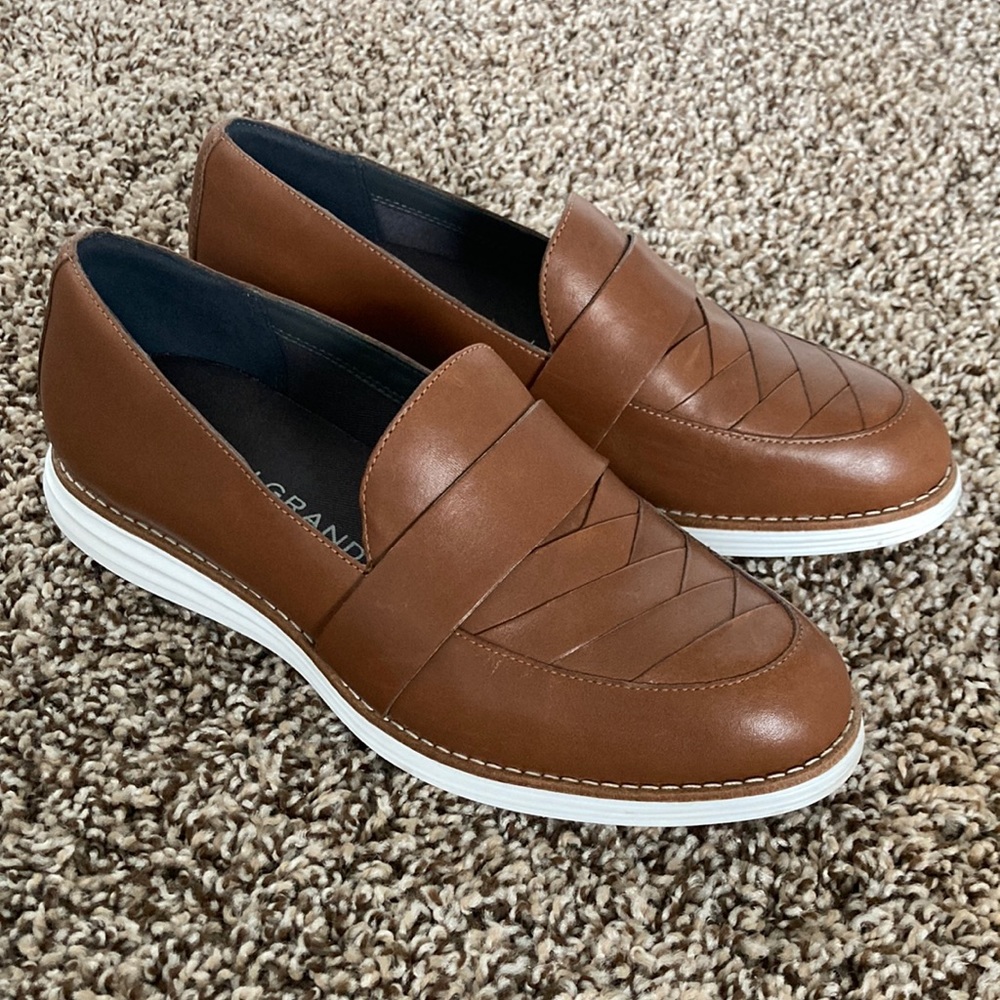 Cole Haan Original Grand Loafers Size 5 1/2 B. NWOT